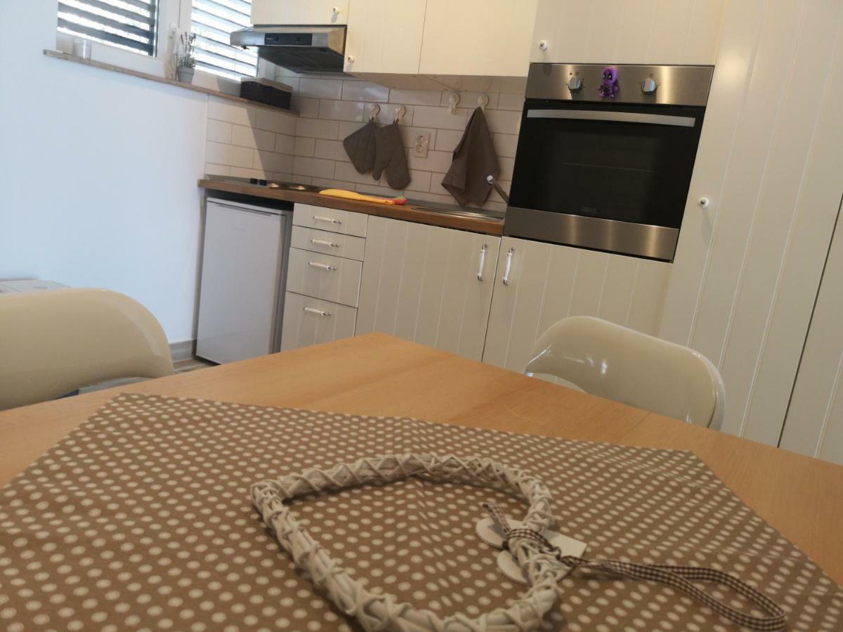 Apartman Studio Kod Ujevica Baška Voda Kültér fotó